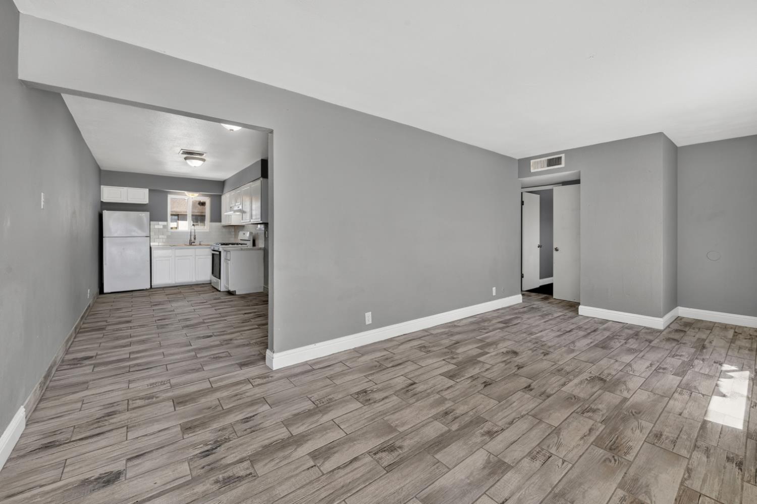 5 E Saginaw Way, Fresno, CA 93704