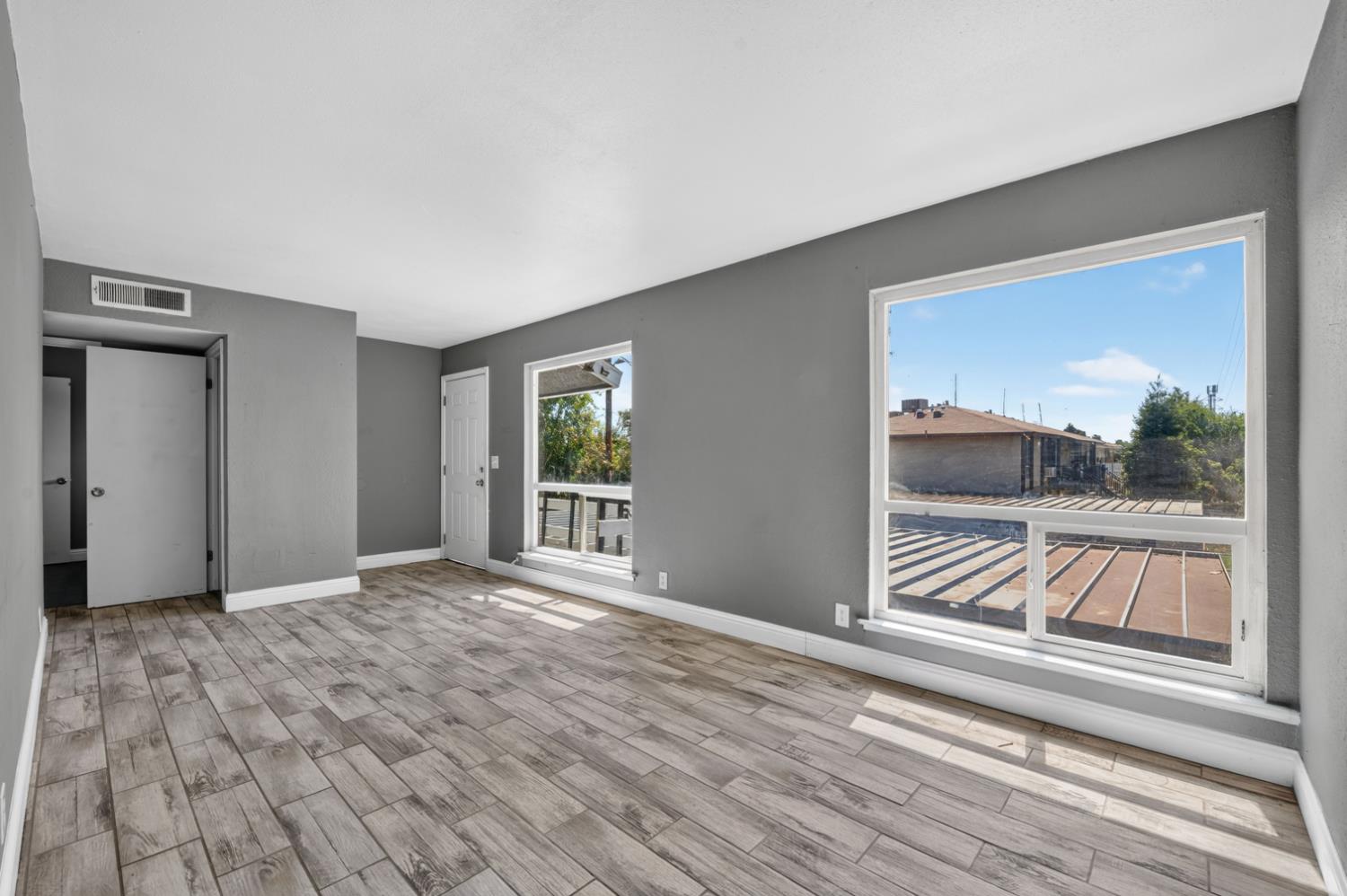 5 E Saginaw Way, Fresno, CA 93704