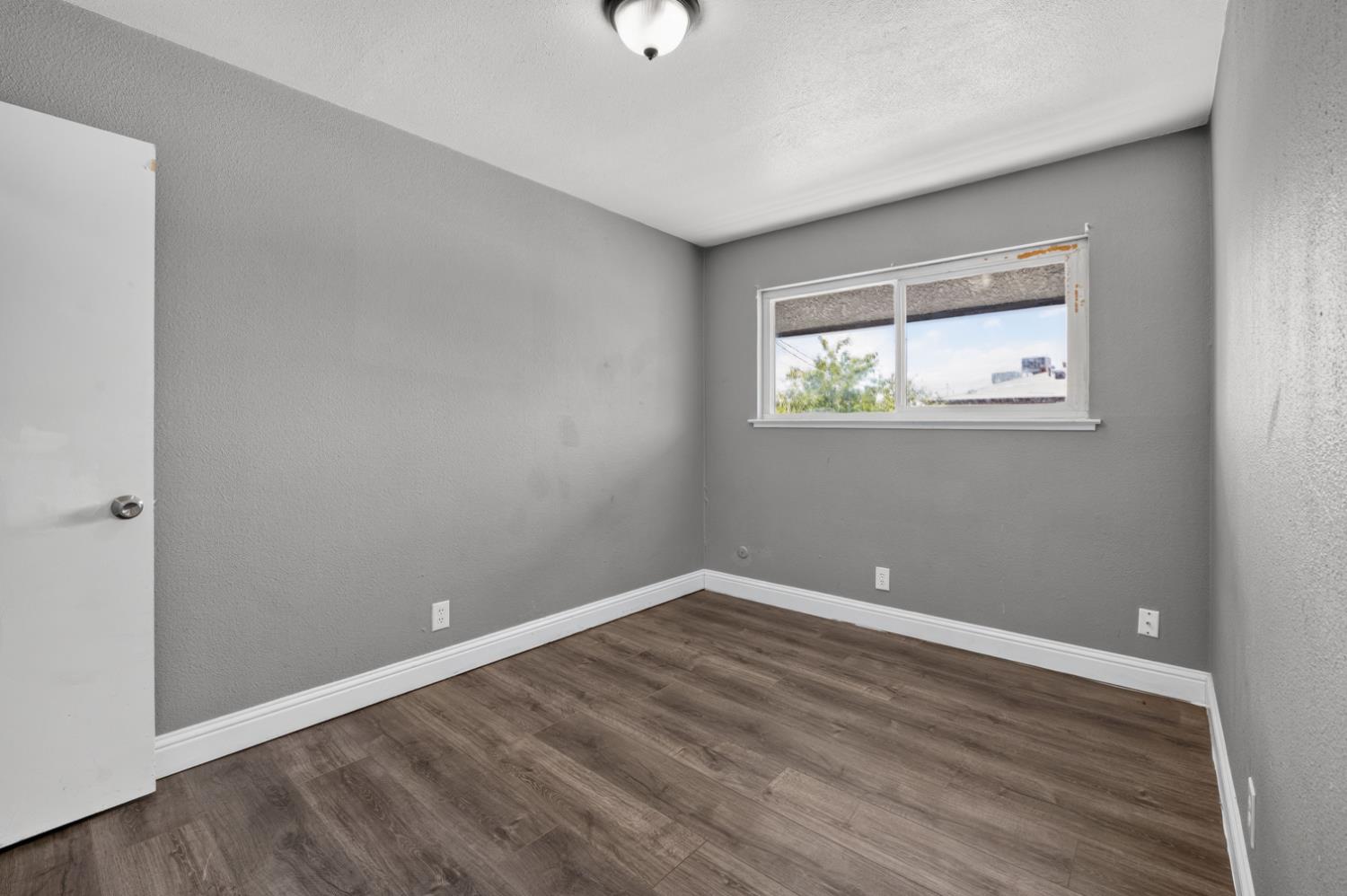 5 E Saginaw Way, Fresno, CA 93704