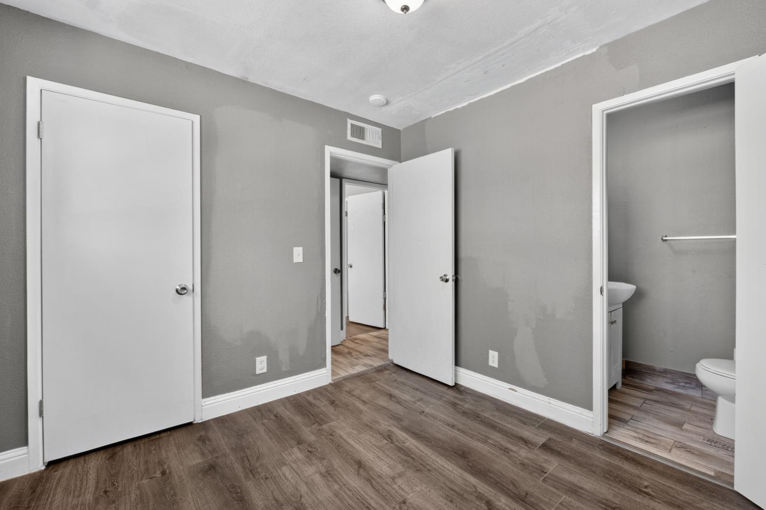 5 E Saginaw Way, Fresno, CA 93704