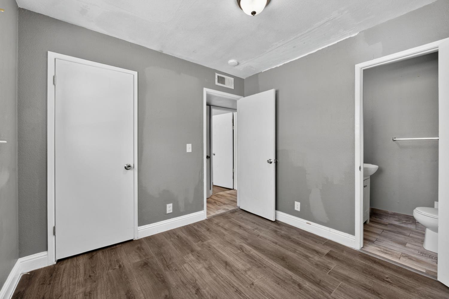 5 E Saginaw Way, Fresno, CA 93704