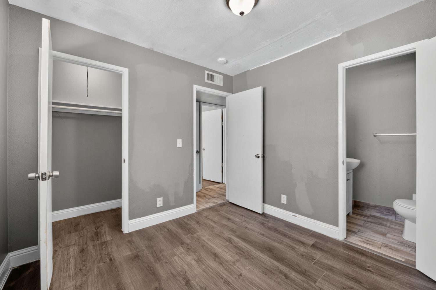 5 E Saginaw Way, Fresno, CA 93704