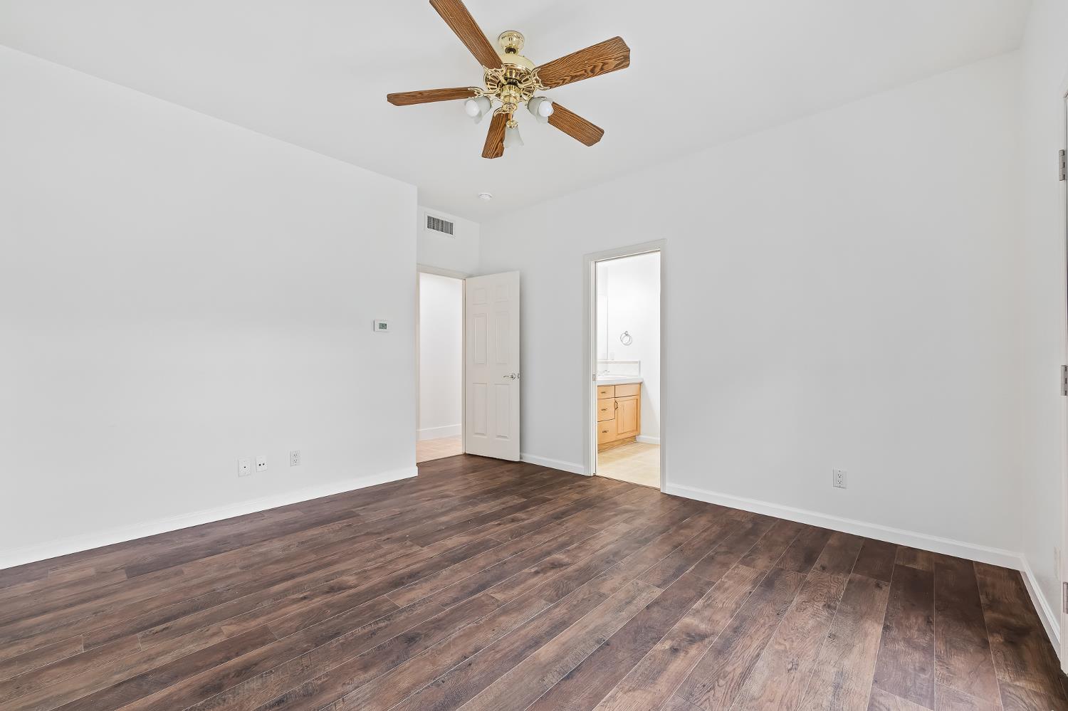 42 Chennault, Clovis, CA 93611