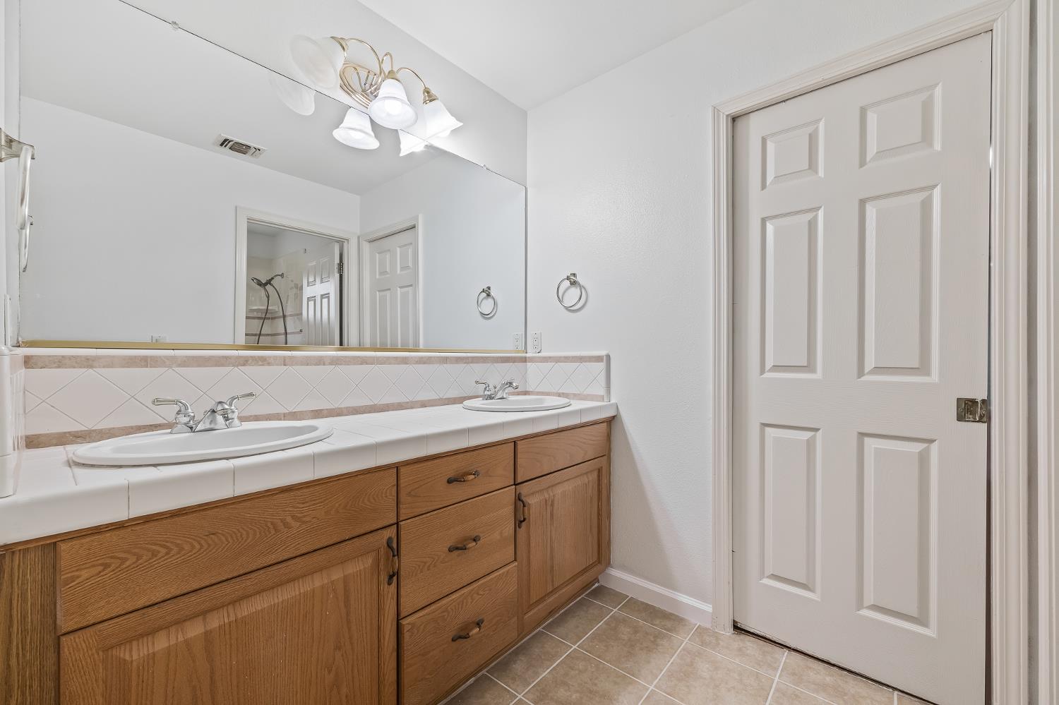 42 Chennault, Clovis, CA 93611