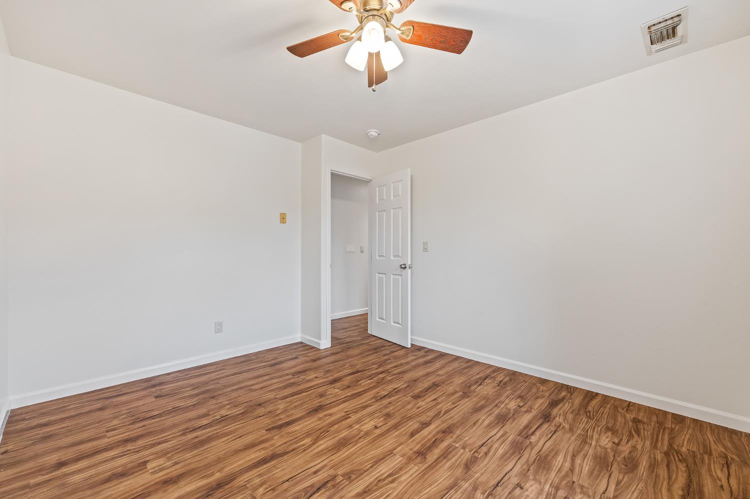 42 Chennault, Clovis, CA 93611