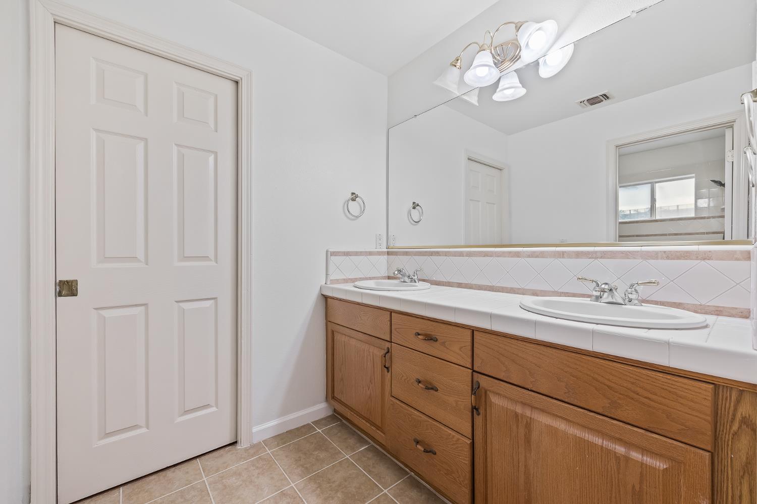 42 Chennault, Clovis, CA 93611