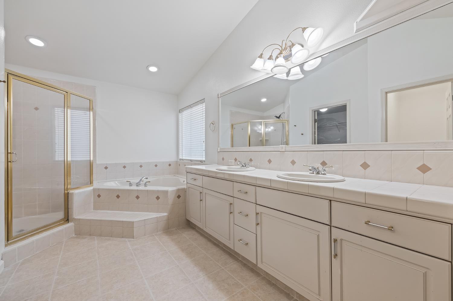 42 Chennault, Clovis, CA 93611