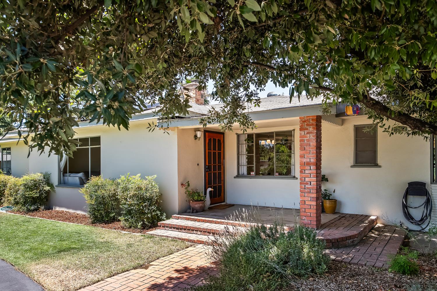 5789 E Park Circle Drive., Fresno, CA 93727