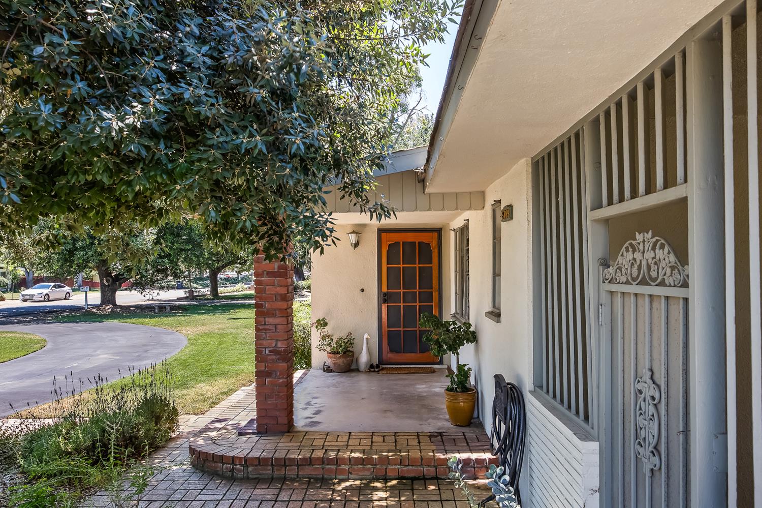 5789 E Park Circle Drive., Fresno, CA 93727