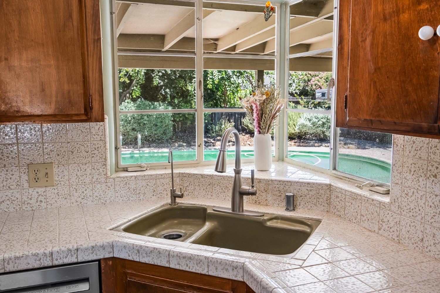 5789 E Park Circle Drive., Fresno, CA 93727