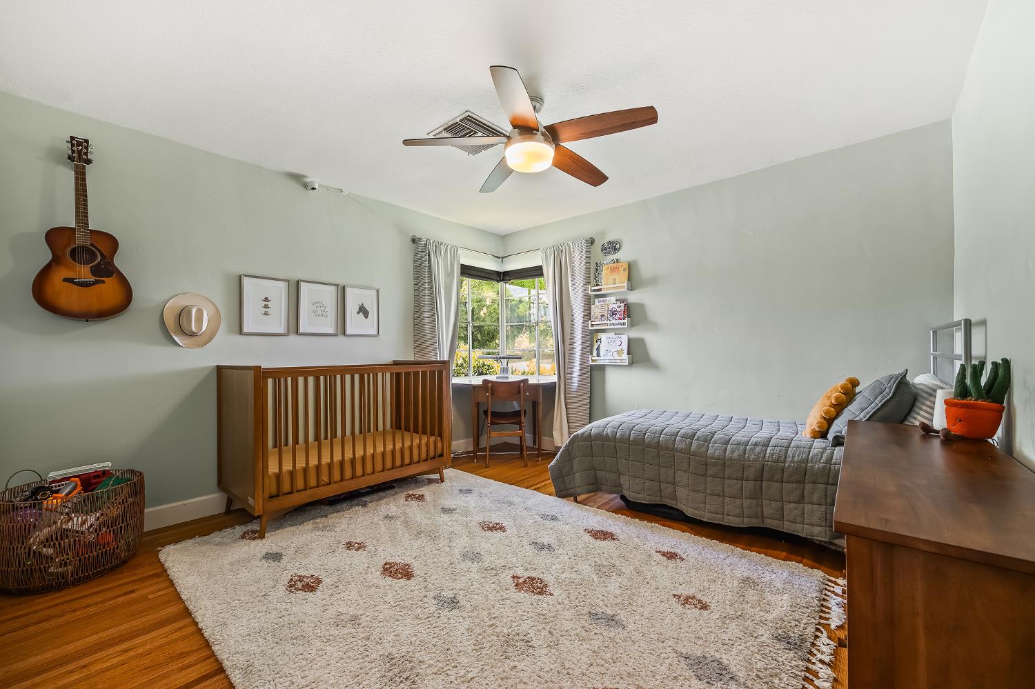 5789 E Park Circle Drive., Fresno, CA 93727