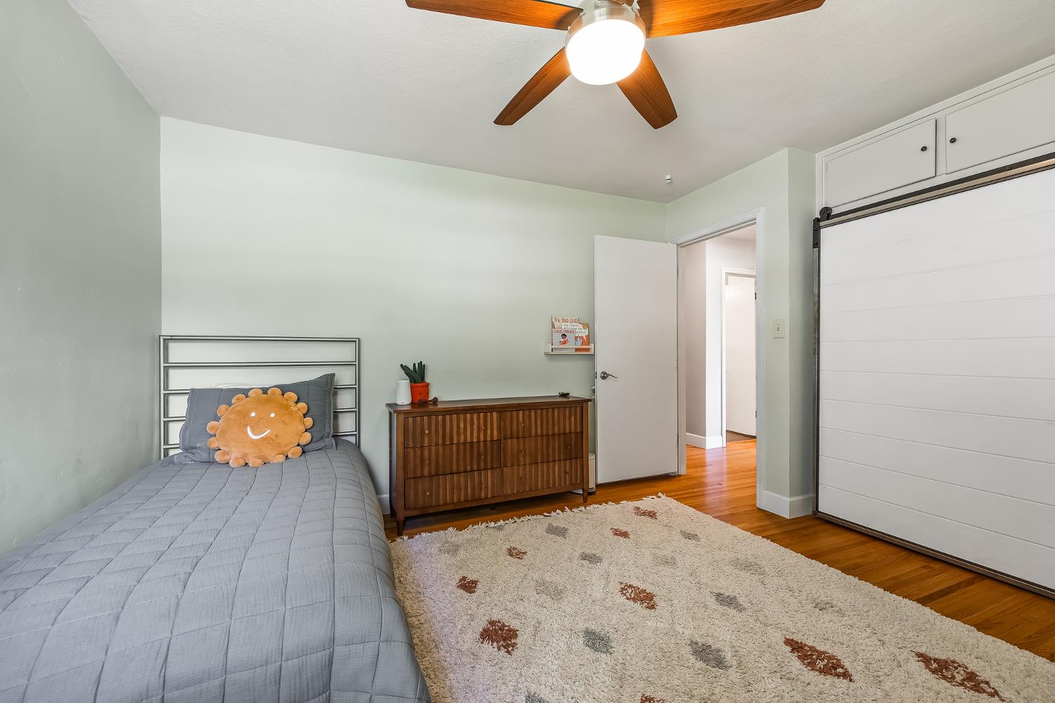 5789 E Park Circle Drive., Fresno, CA 93727