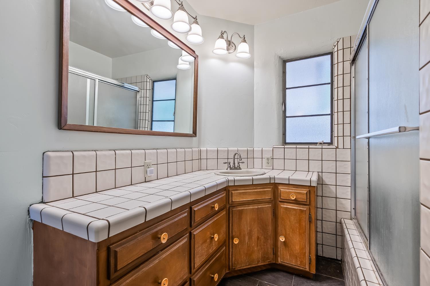5789 E Park Circle Drive., Fresno, CA 93727