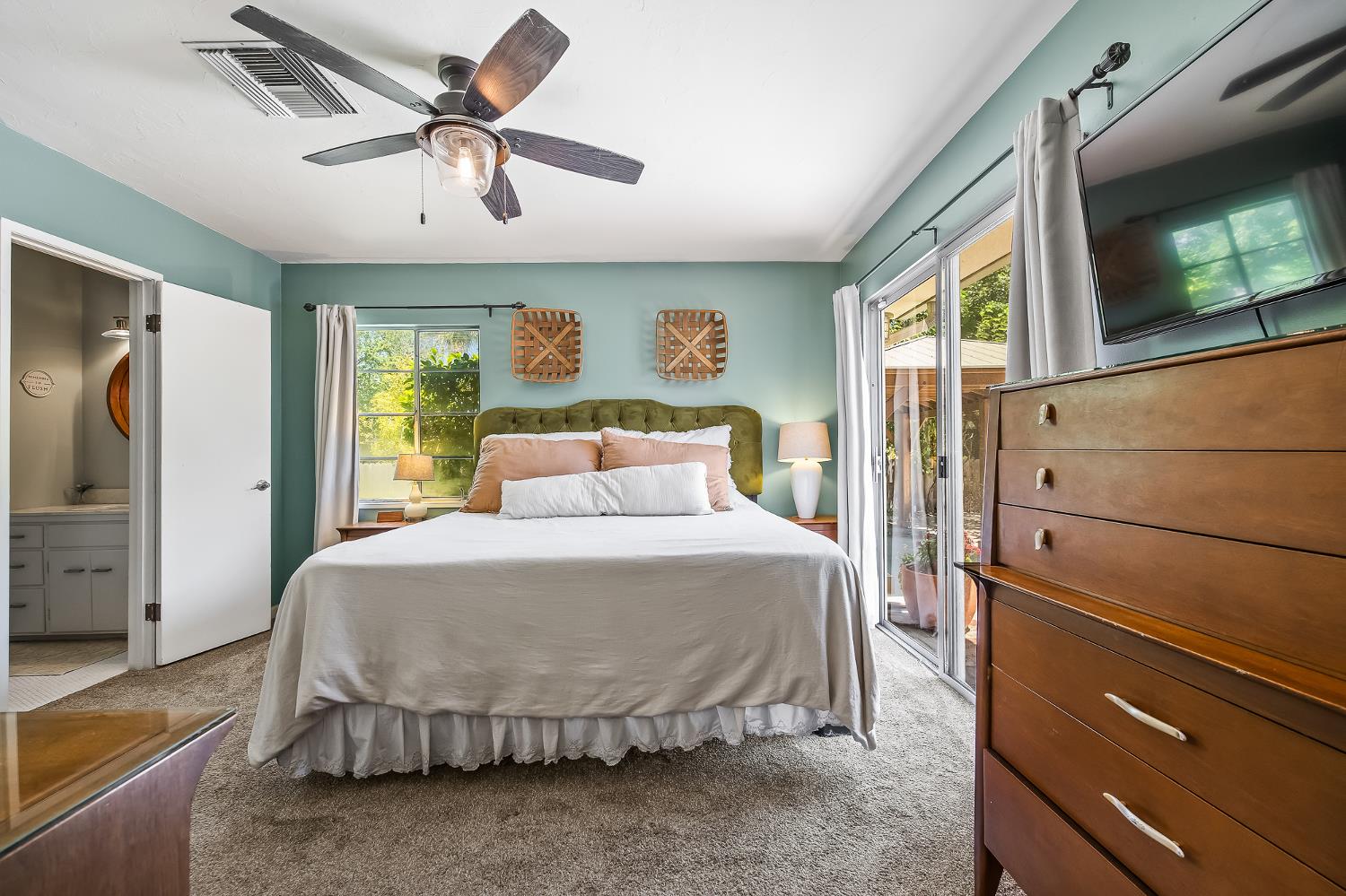 5789 E Park Circle Drive., Fresno, CA 93727