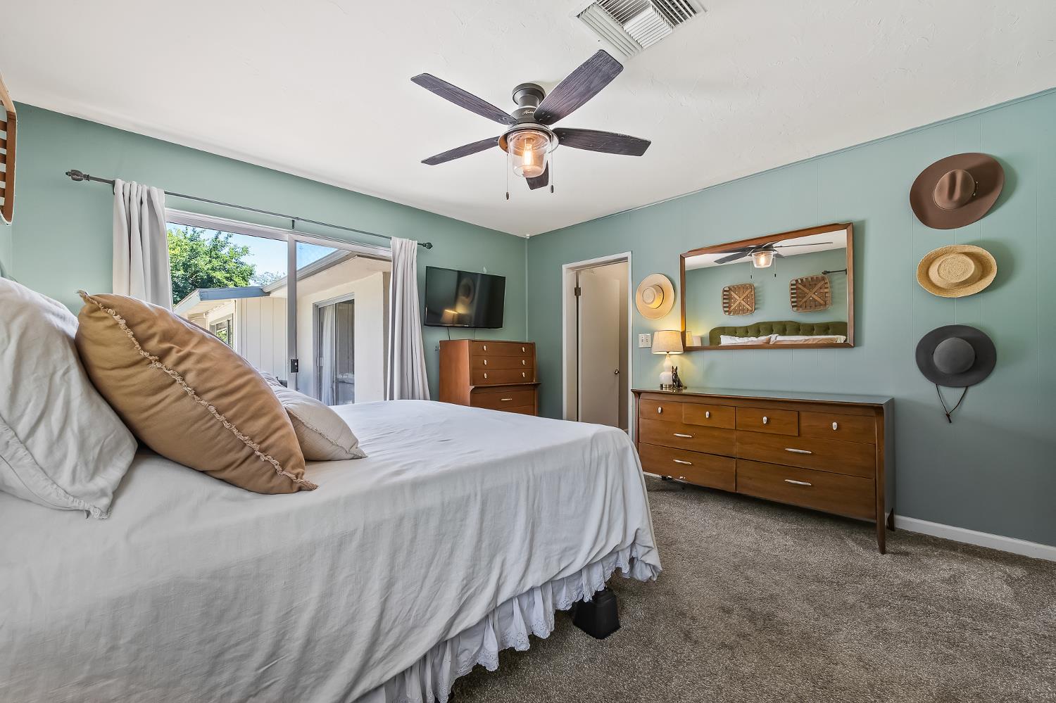 5789 E Park Circle Drive., Fresno, CA 93727