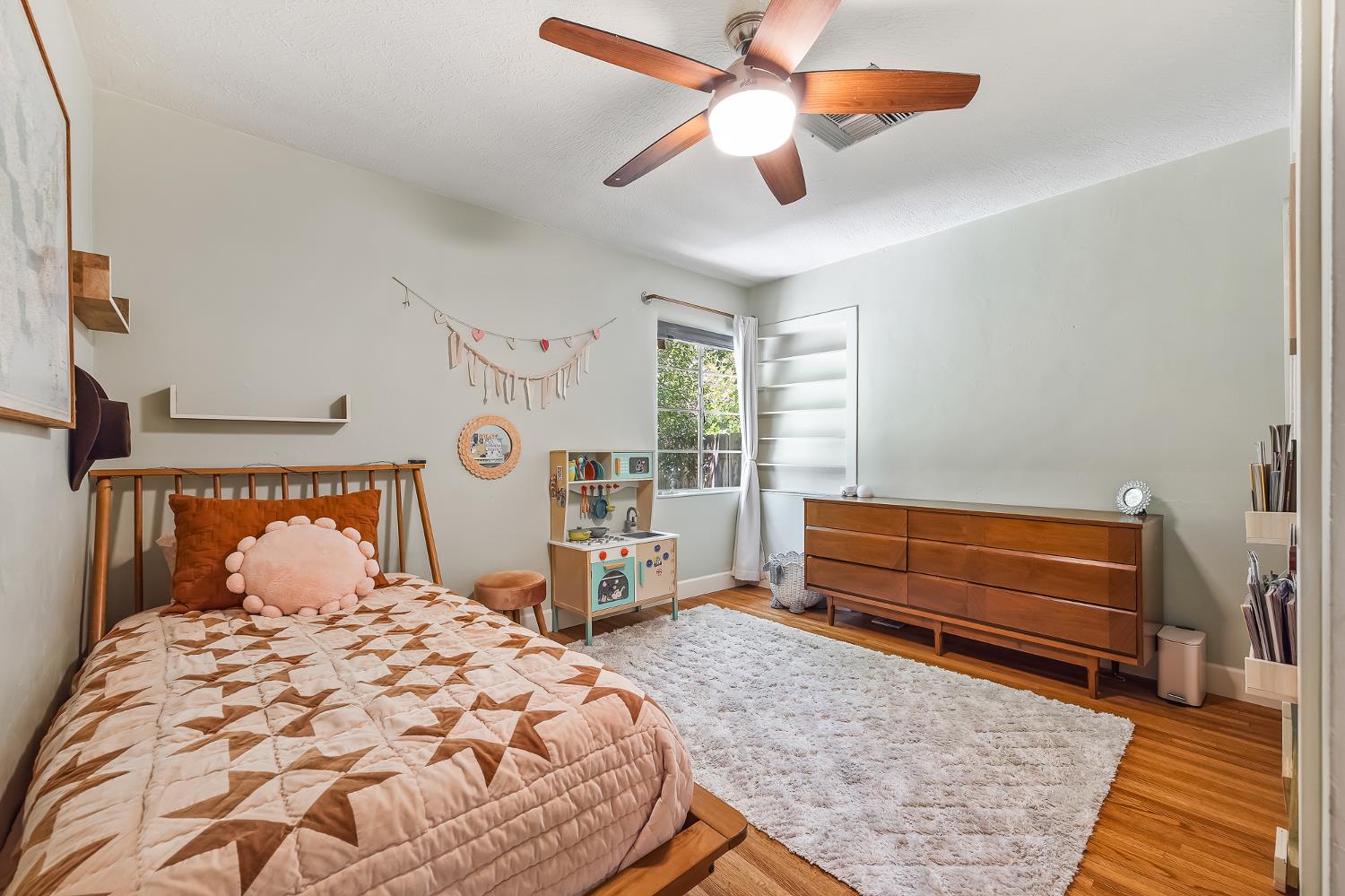 5789 E Park Circle Drive., Fresno, CA 93727