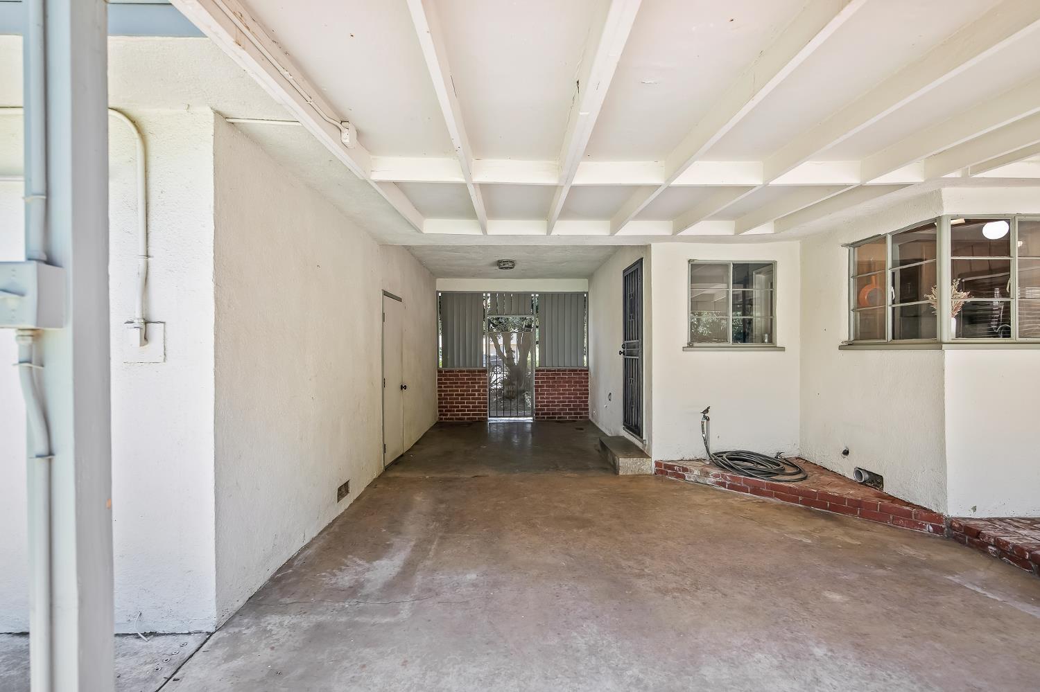 5789 E Park Circle Drive., Fresno, CA 93727