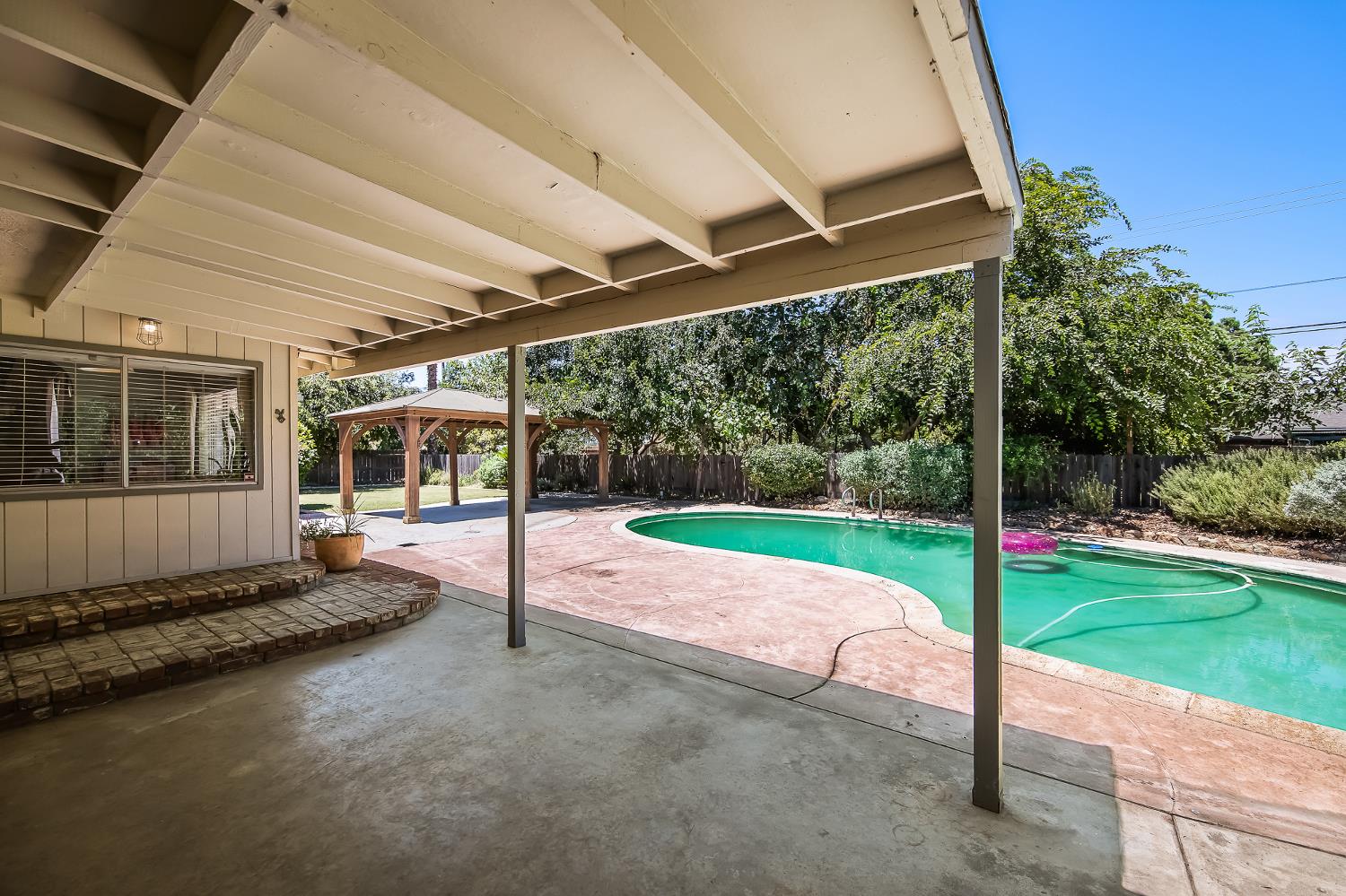 5789 E Park Circle Drive., Fresno, CA 93727