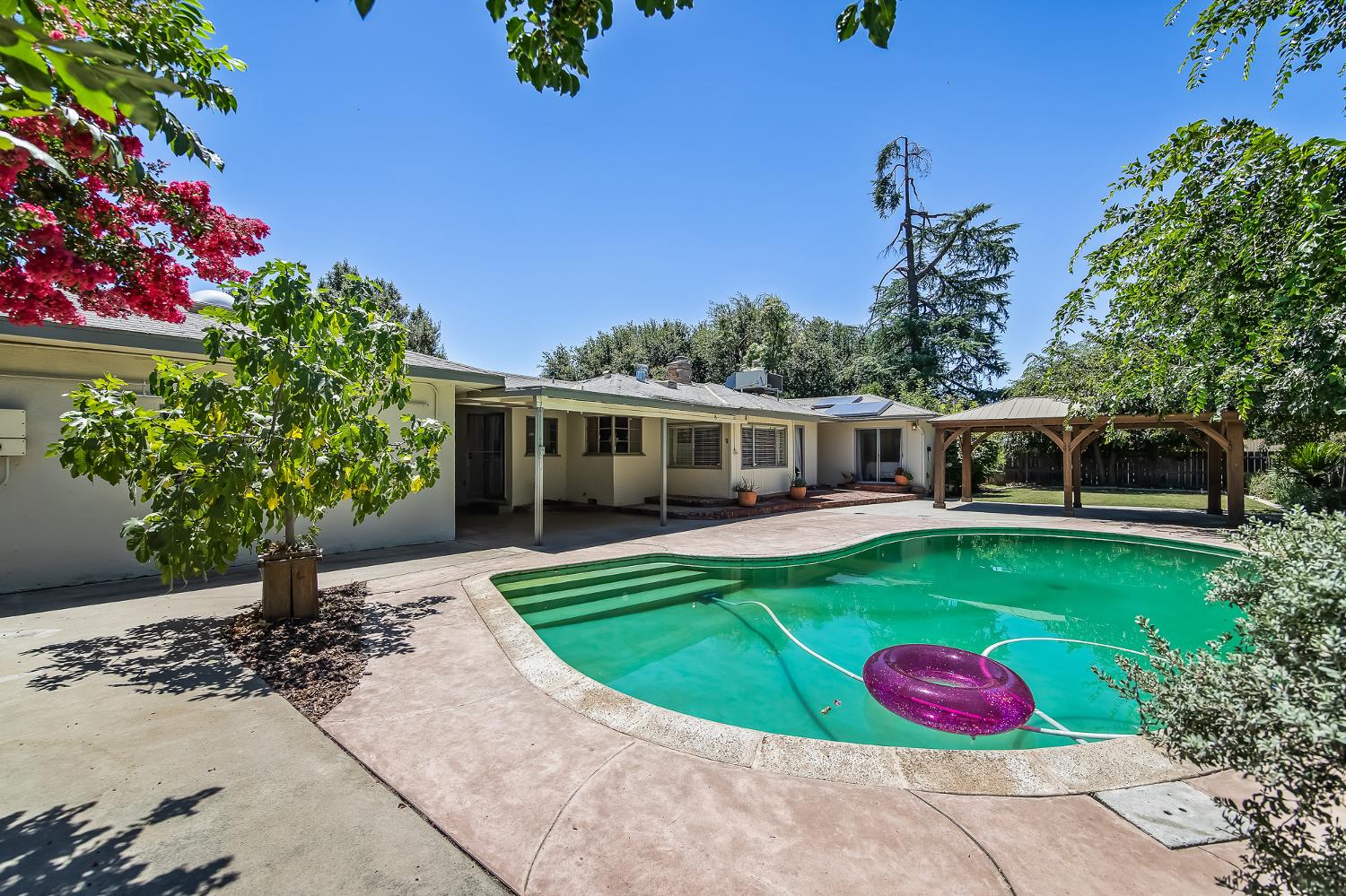 5789 E Park Circle Drive., Fresno, CA 93727