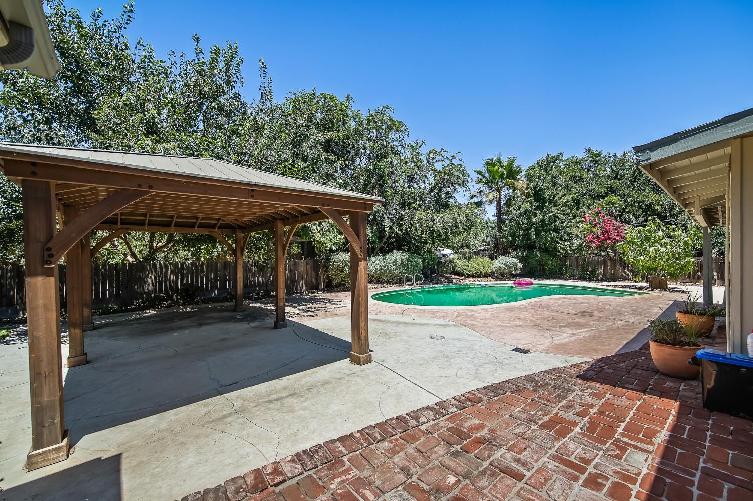 5789 E Park Circle Drive., Fresno, CA 93727