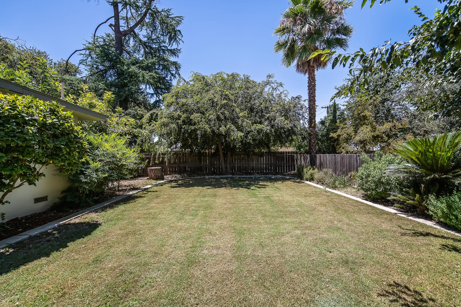 5789 E Park Circle Drive., Fresno, CA 93727