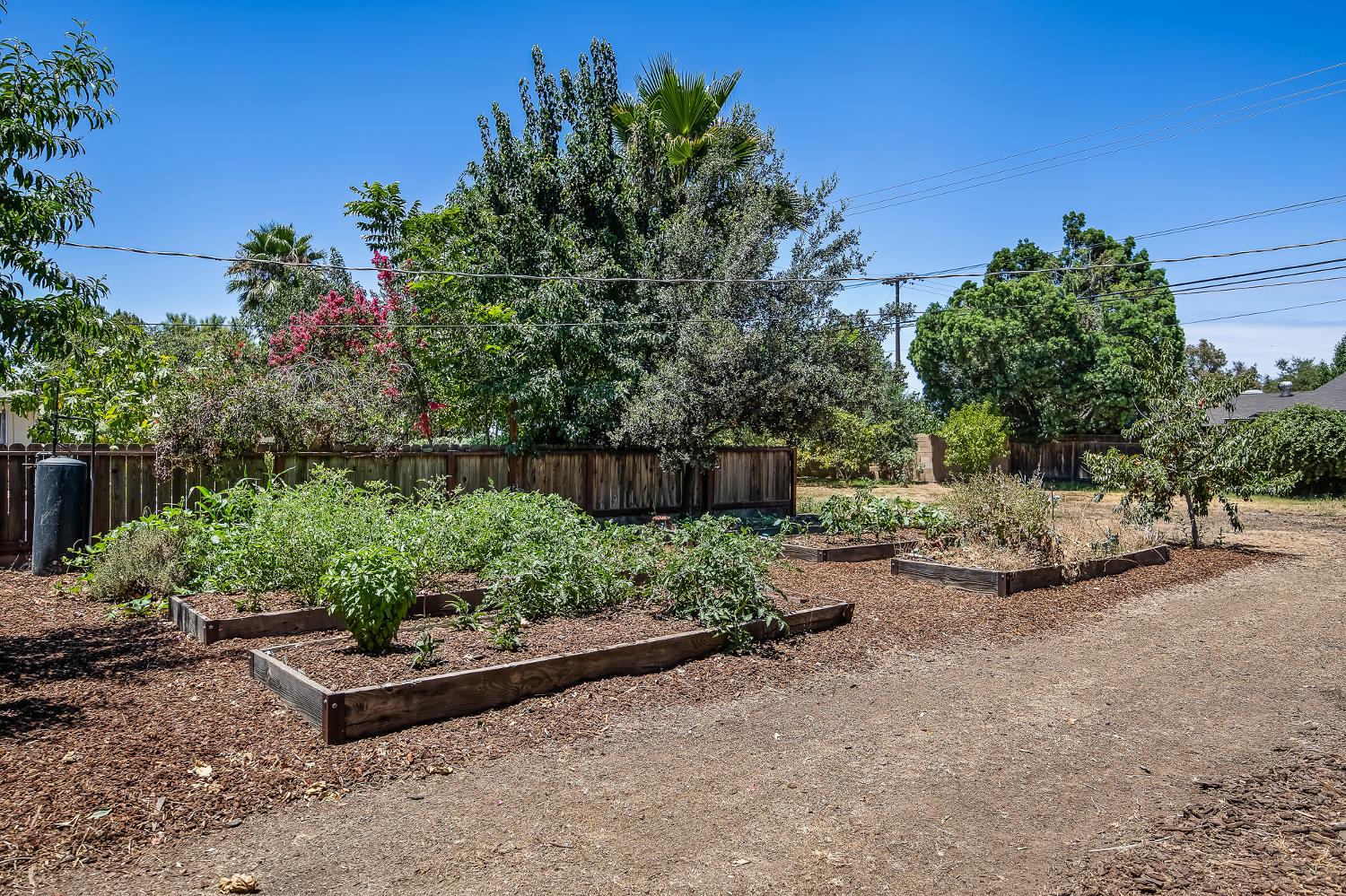 5789 E Park Circle Drive., Fresno, CA 93727