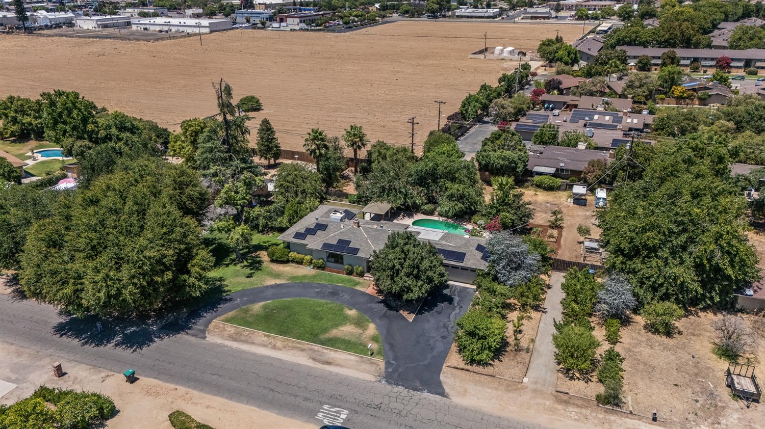 5789 E Park Circle Drive., Fresno, CA 93727