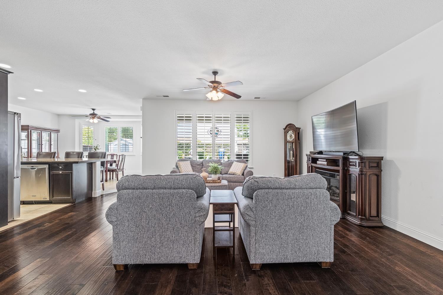 3863 Serena Ave, Clovis, CA 93619