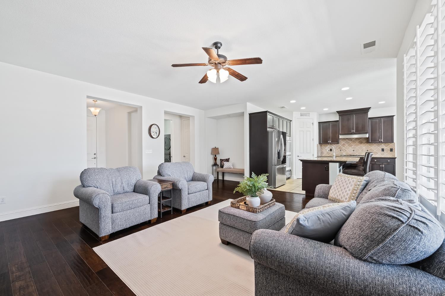 3863 Serena Ave, Clovis, CA 93619