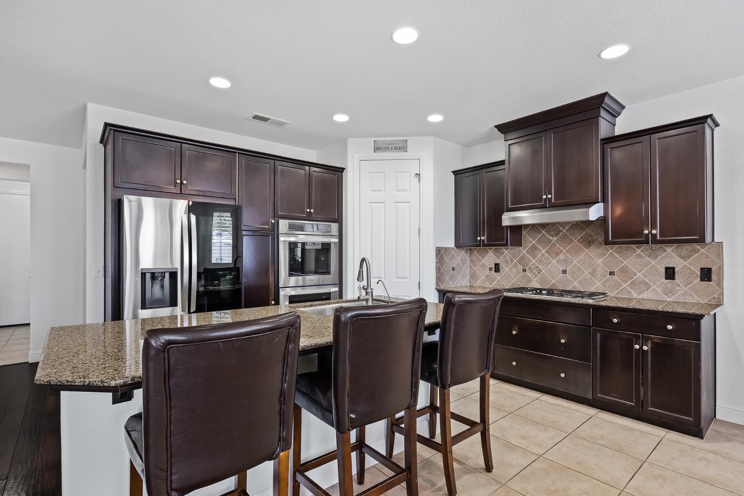 3863 Serena Ave, Clovis, CA 93619