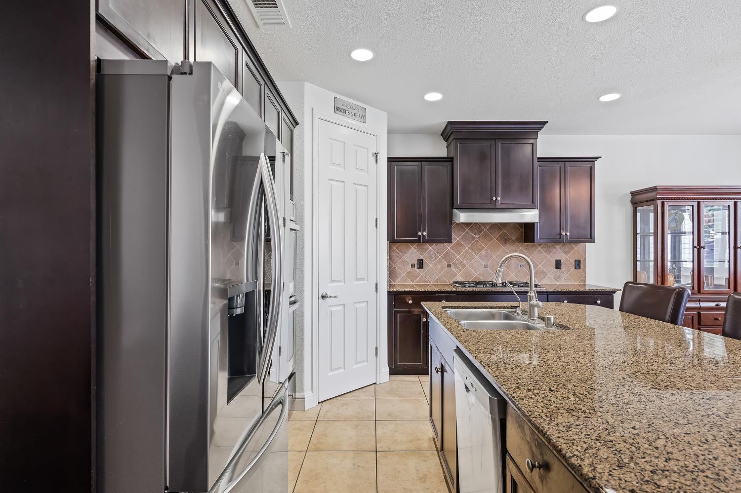 3863 Serena Ave, Clovis, CA 93619