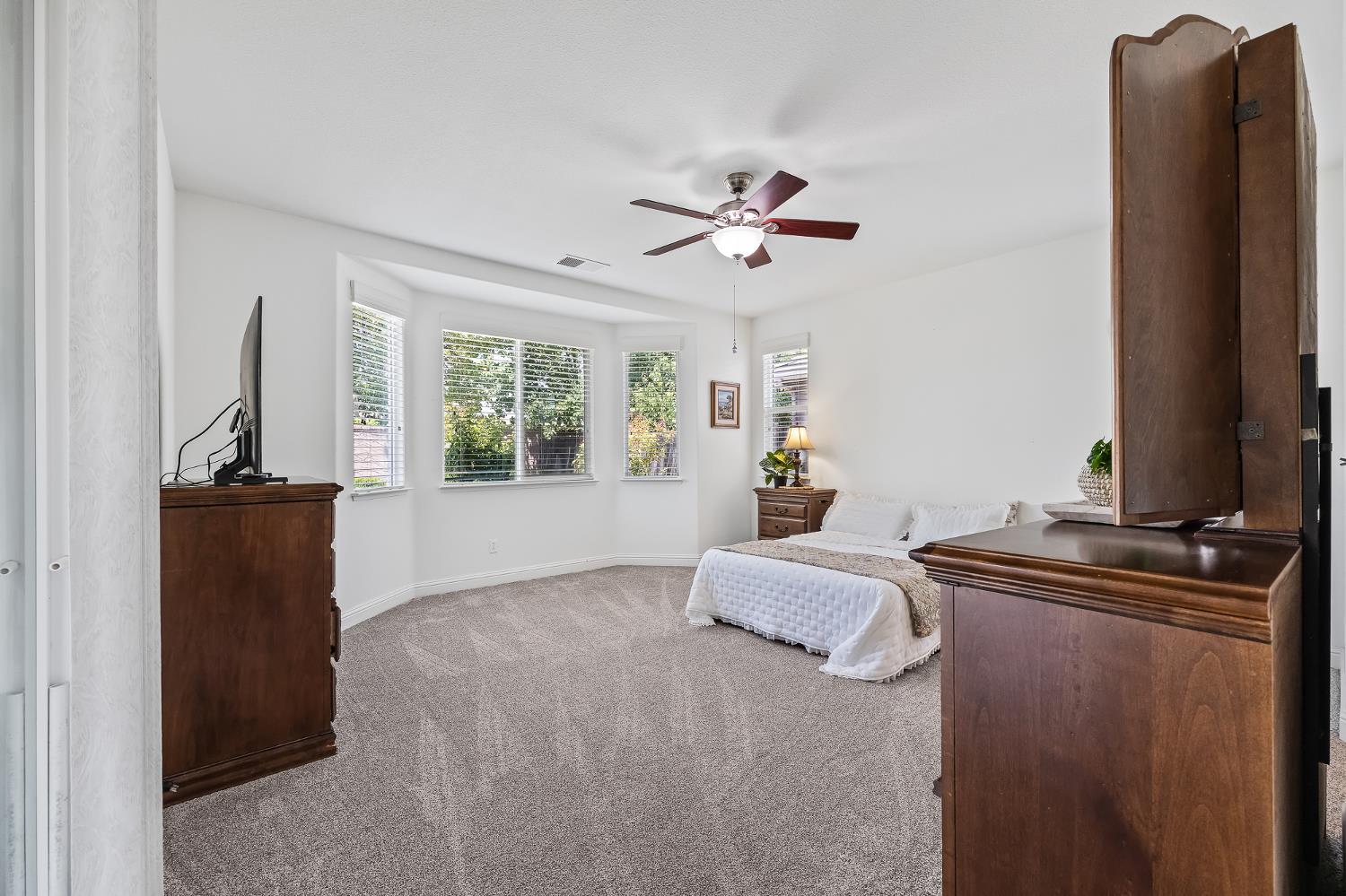 3863 Serena Ave, Clovis, CA 93619