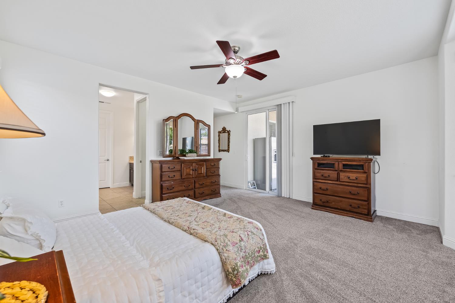 3863 Serena Ave, Clovis, CA 93619