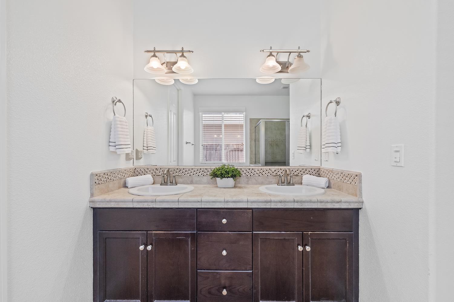 3863 Serena Ave, Clovis, CA 93619