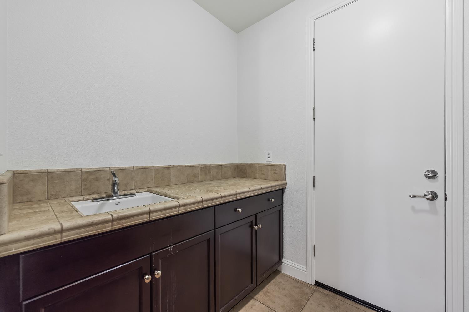 3863 Serena Ave, Clovis, CA 93619