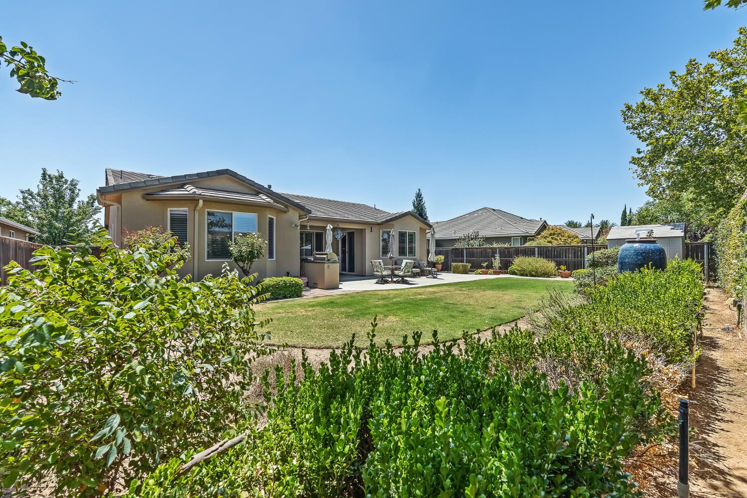 3863 Serena Ave, Clovis, CA 93619