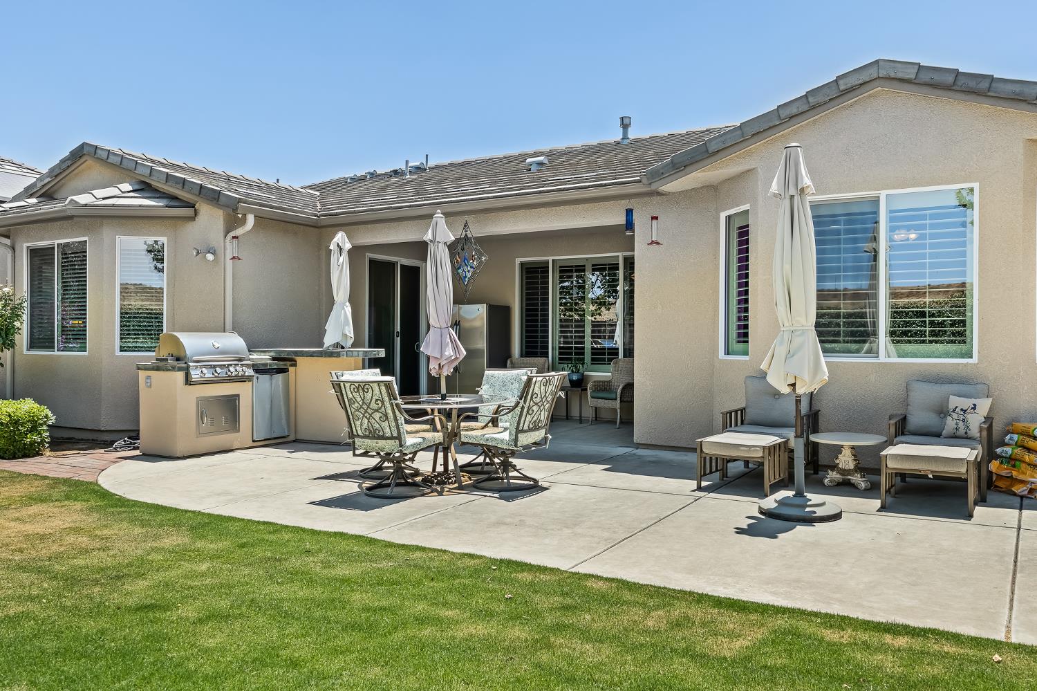 3863 Serena Ave, Clovis, CA 93619