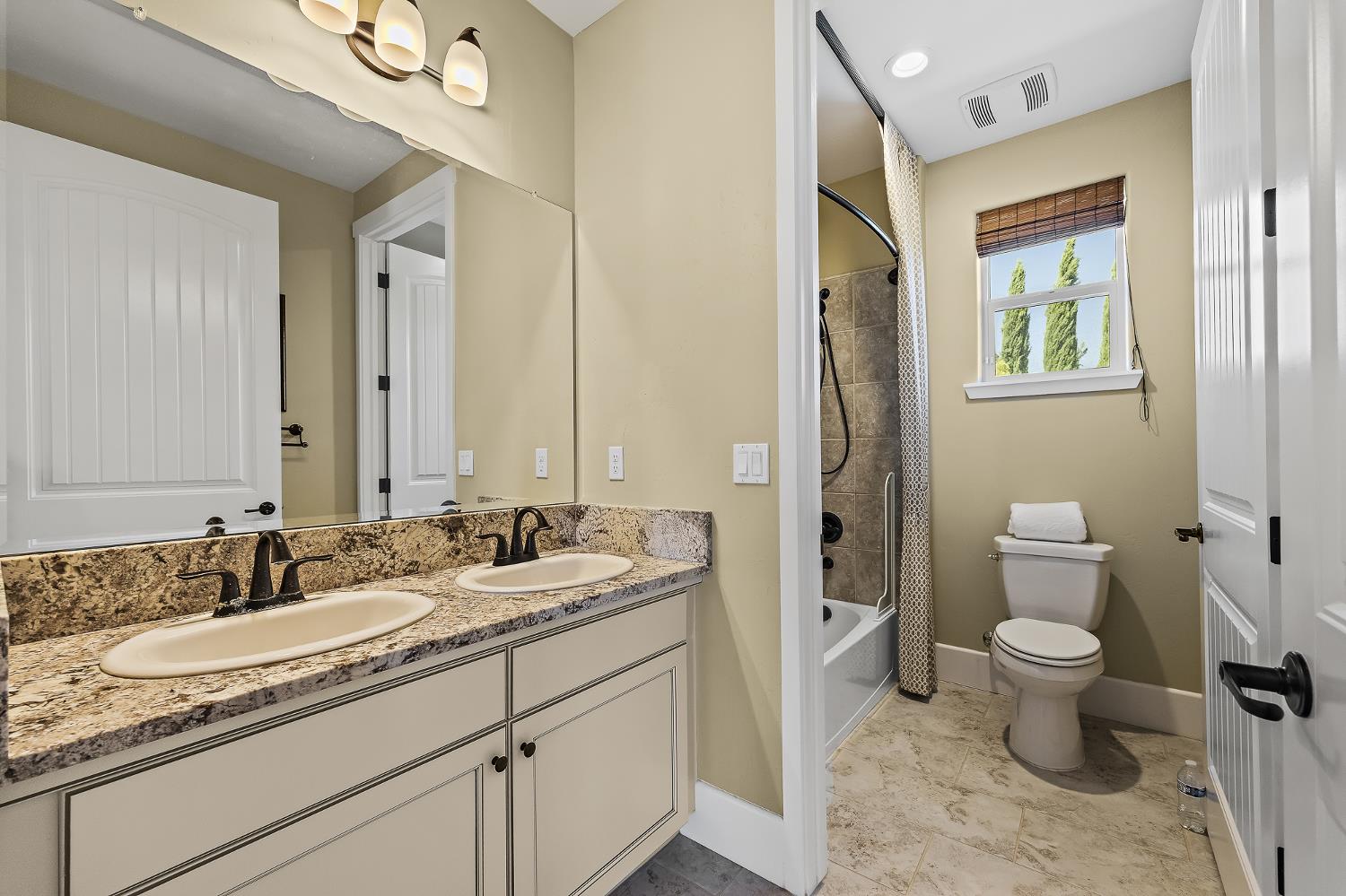 3225 Lexington, Clovis, CA 93619