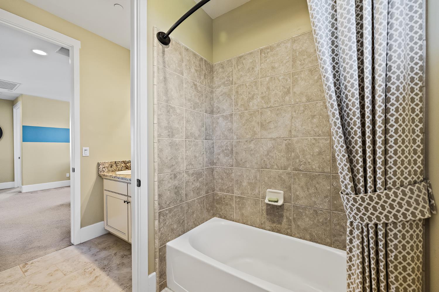 3225 Lexington, Clovis, CA 93619