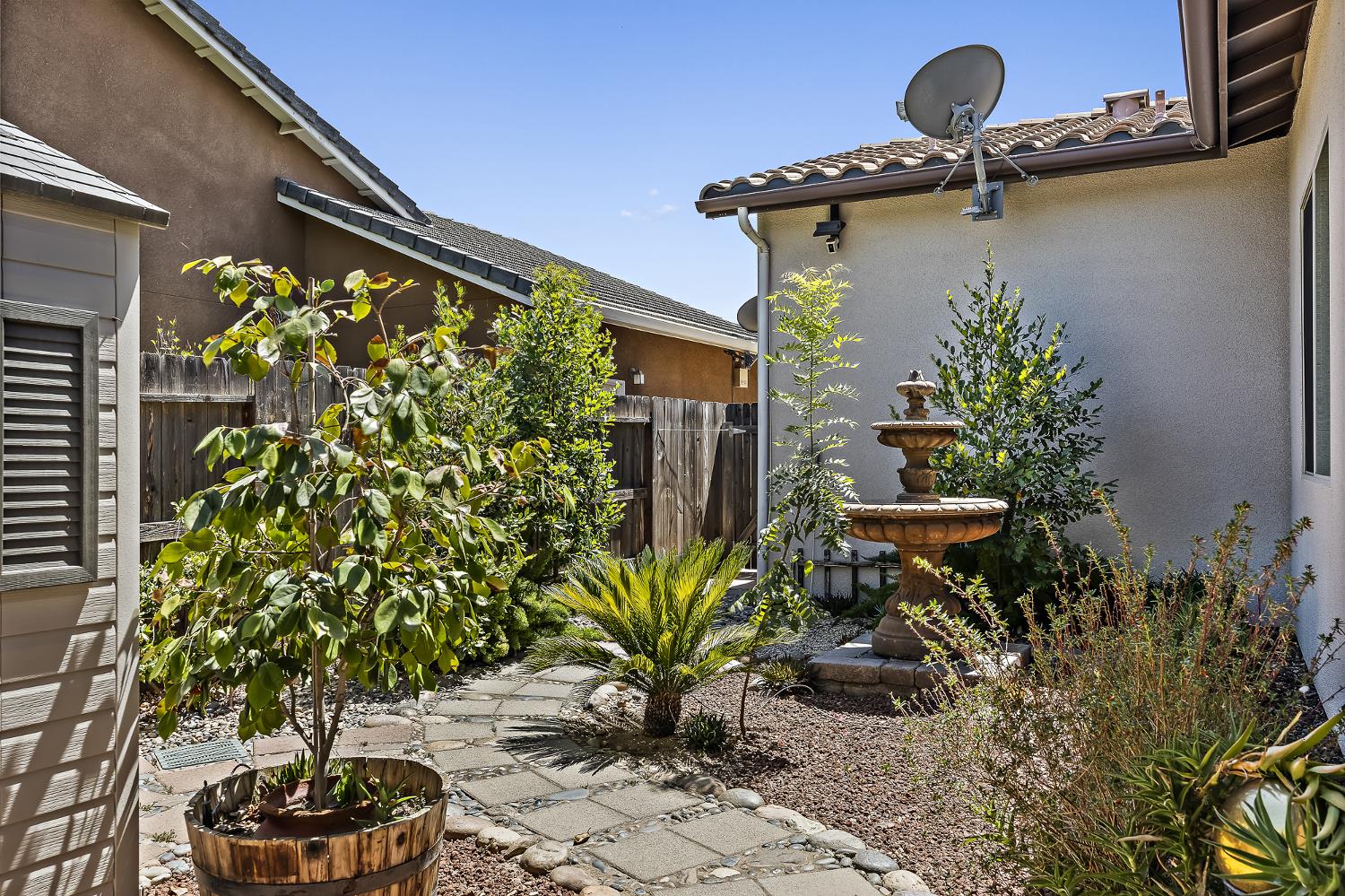 3225 Lexington, Clovis, CA 93619