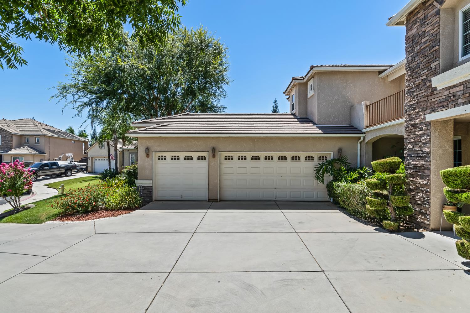1876 N Jasmine, Clovis, CA 93619