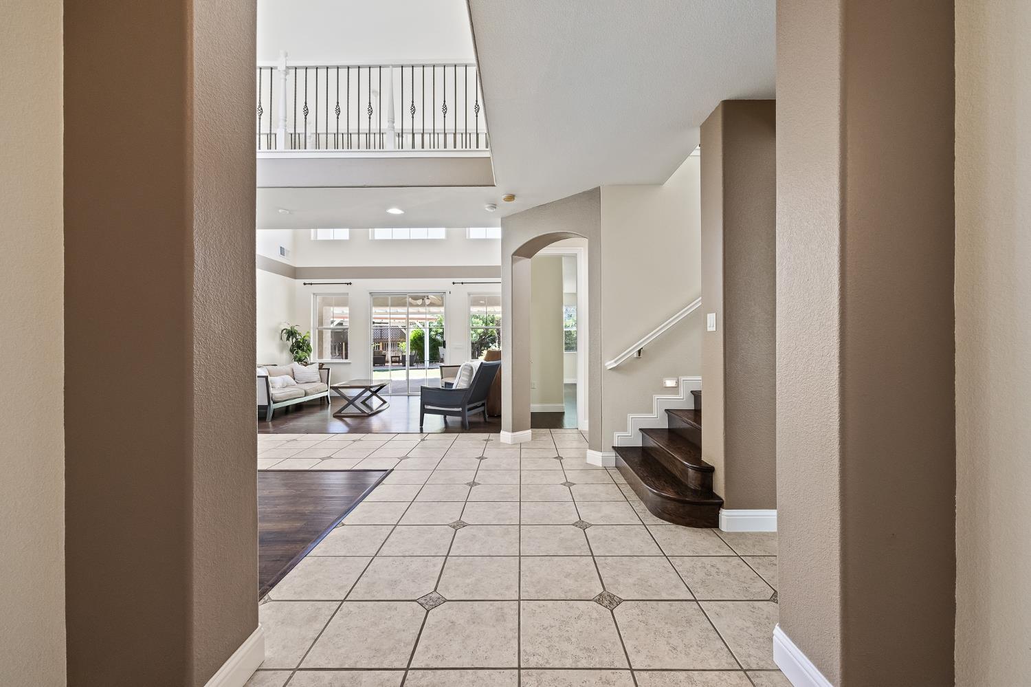 1876 N Jasmine, Clovis, CA 93619