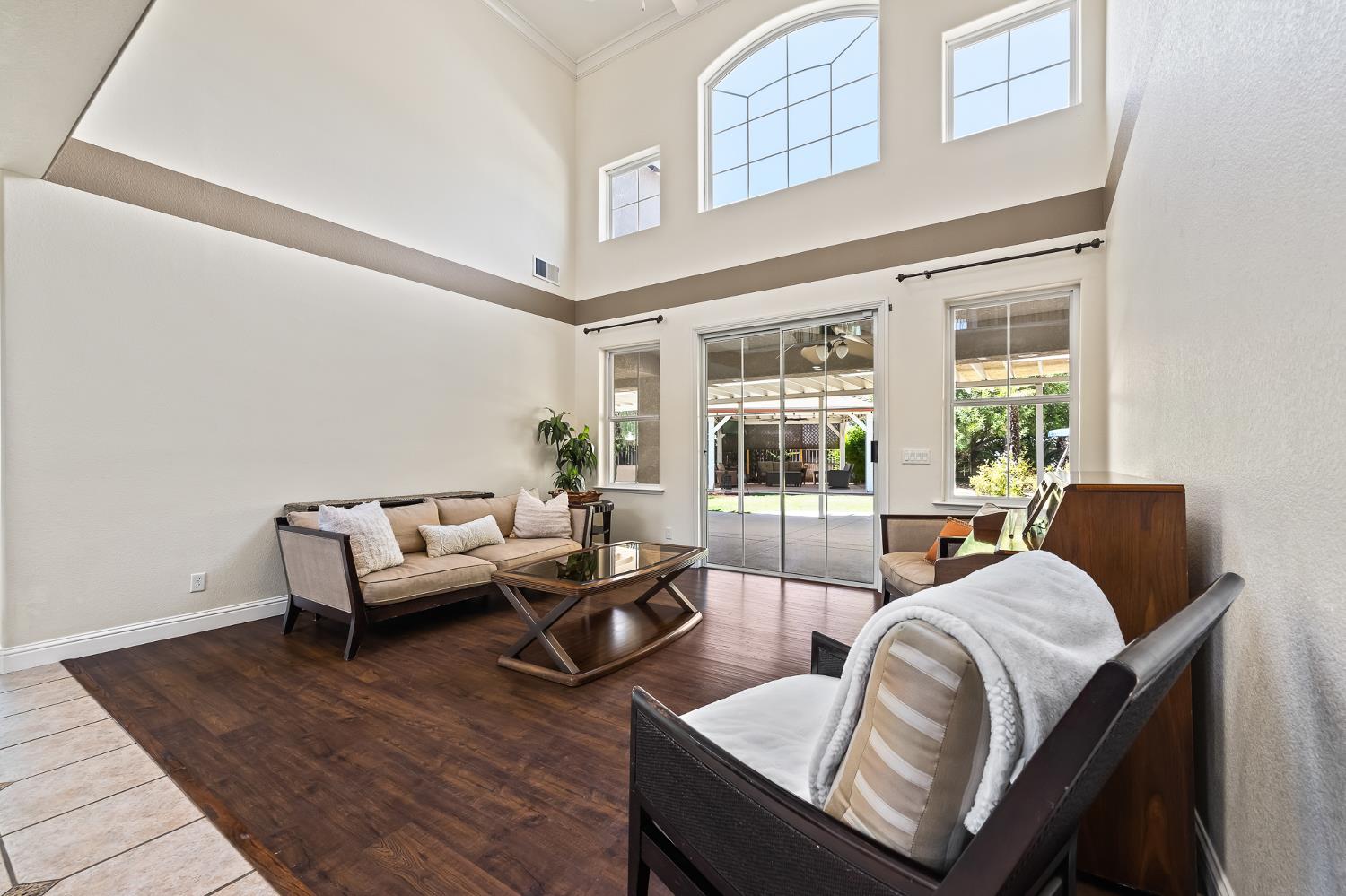 1876 N Jasmine, Clovis, CA 93619