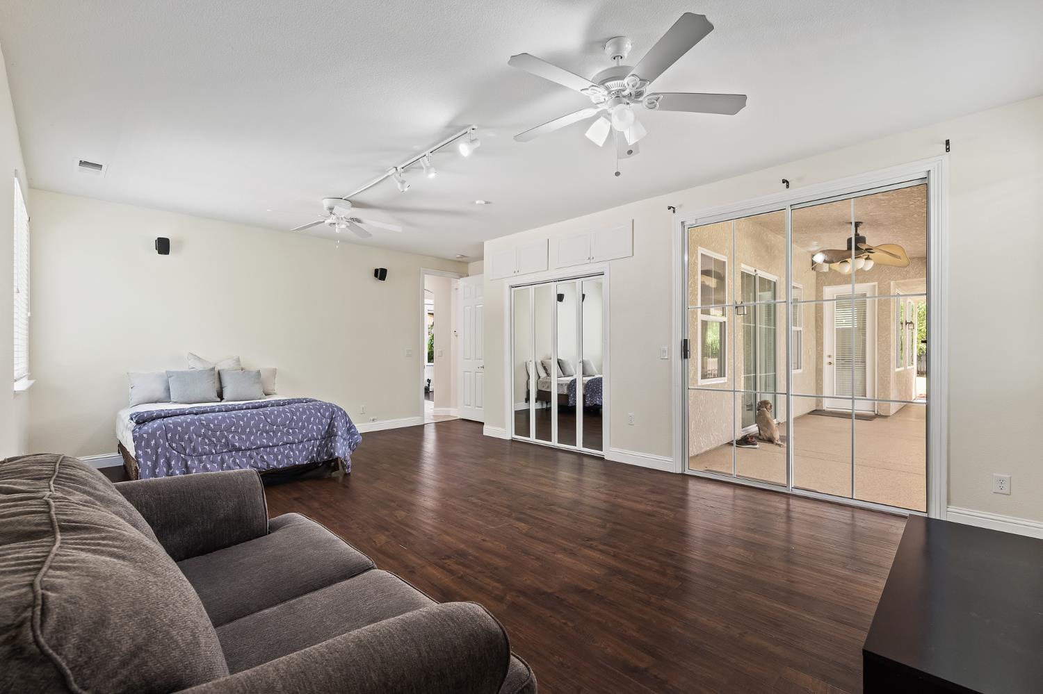 1876 N Jasmine, Clovis, CA 93619