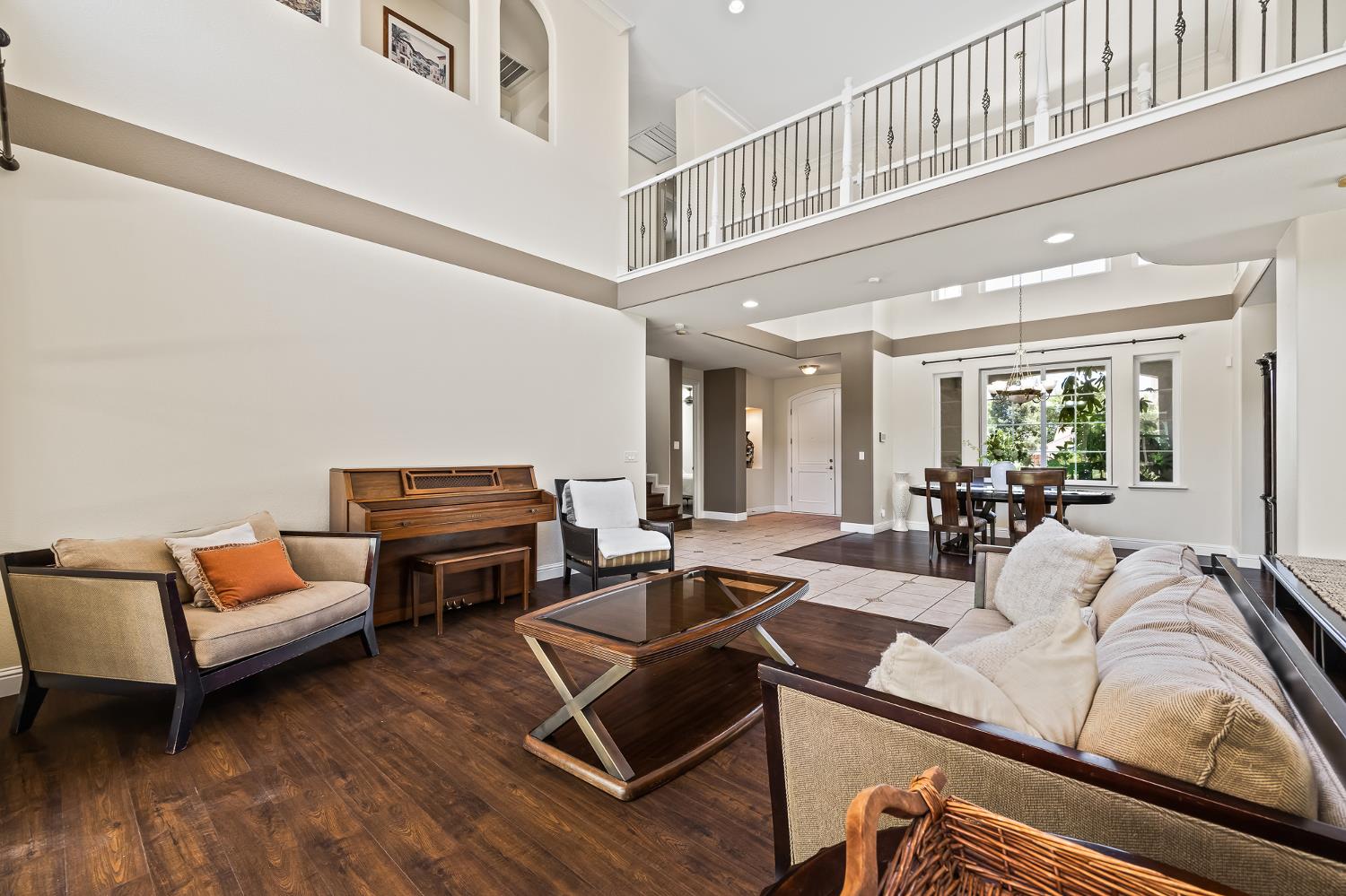 1876 N Jasmine, Clovis, CA 93619