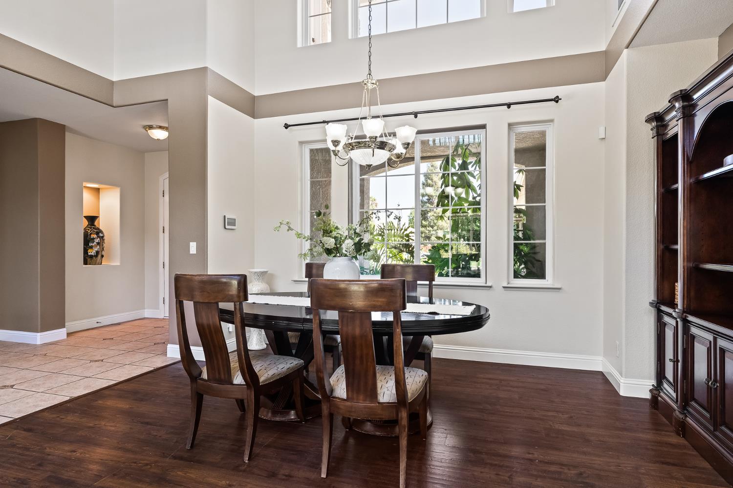 1876 N Jasmine, Clovis, CA 93619