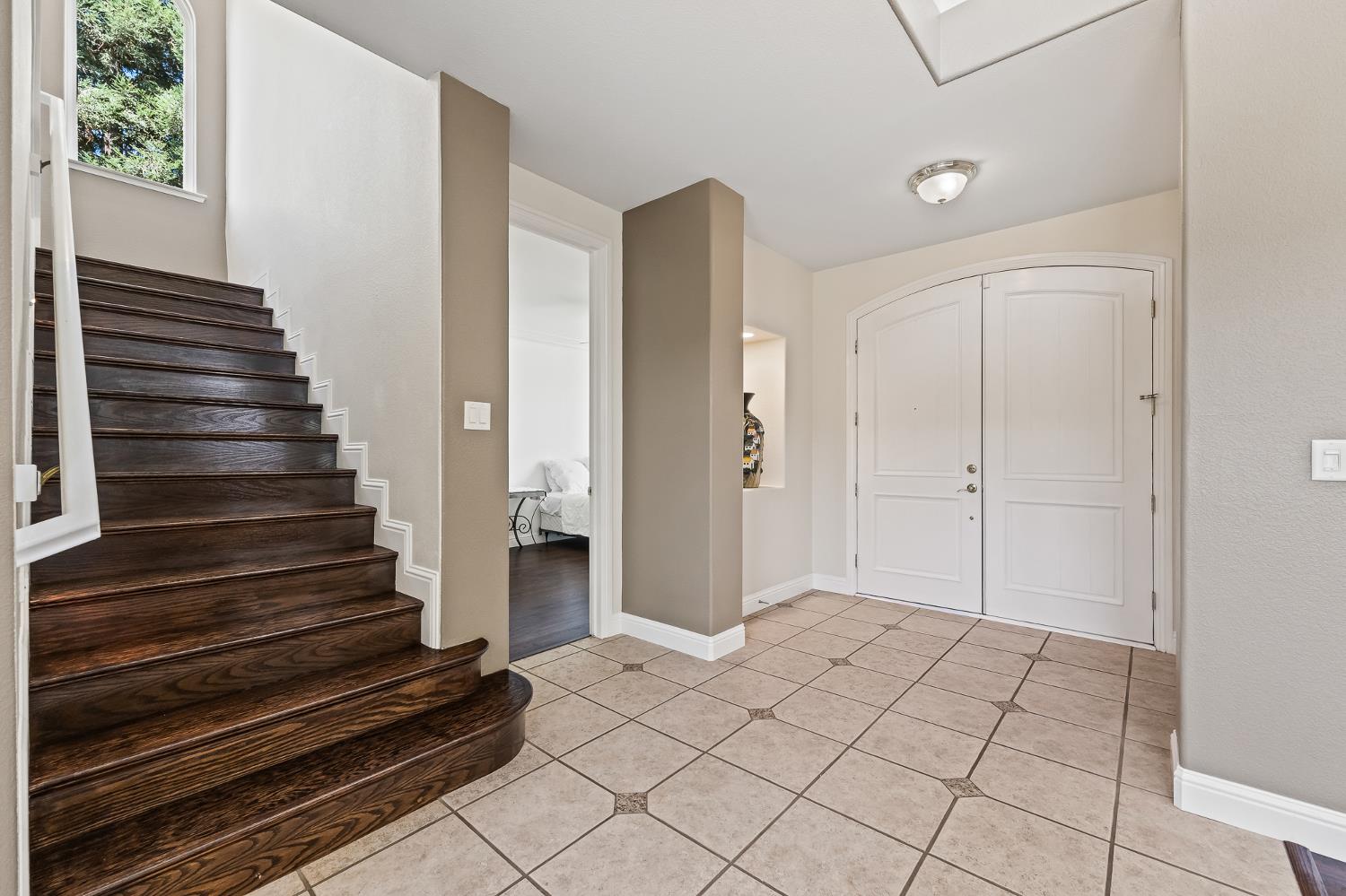 1876 N Jasmine, Clovis, CA 93619