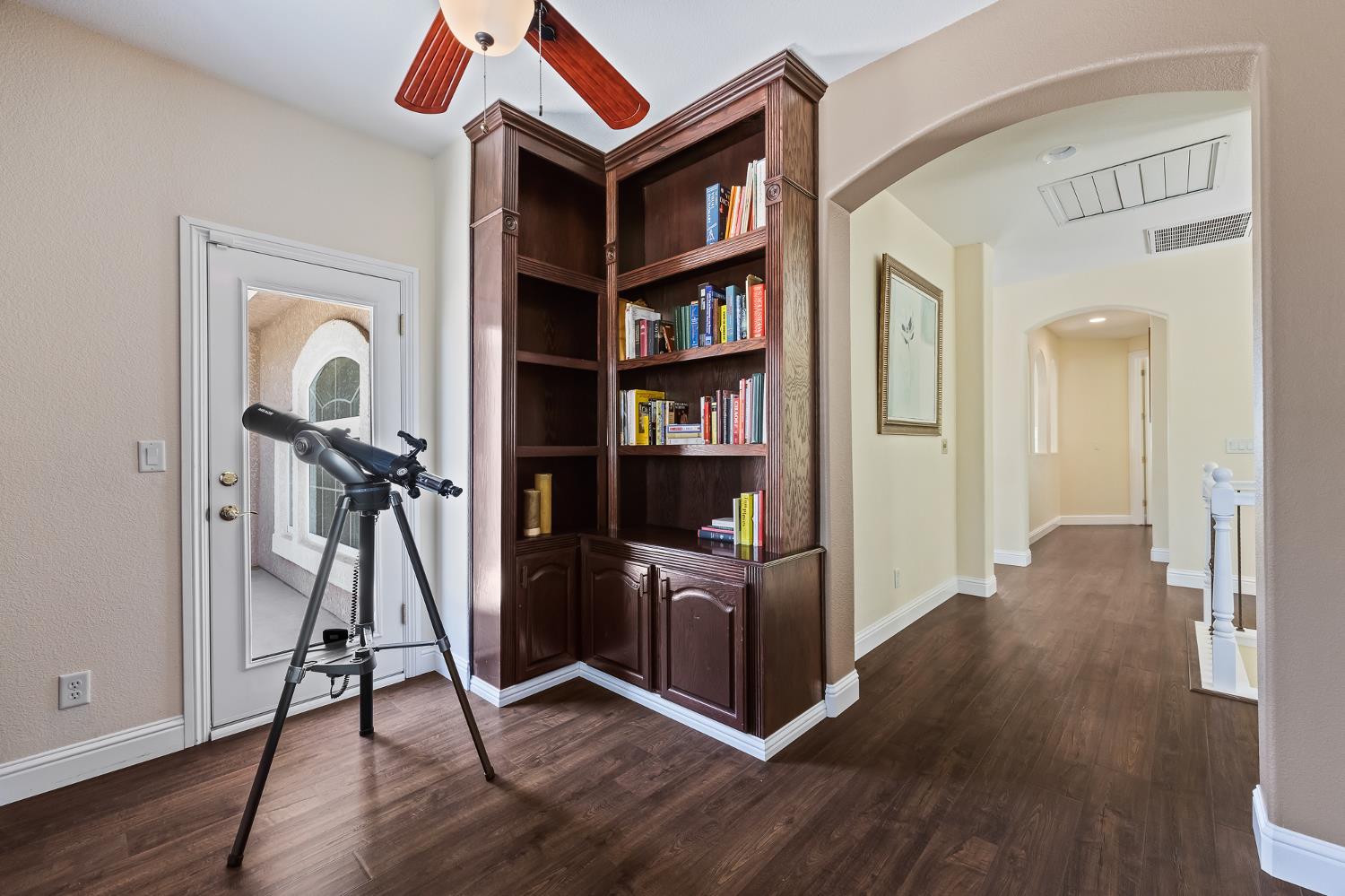 1876 N Jasmine, Clovis, CA 93619