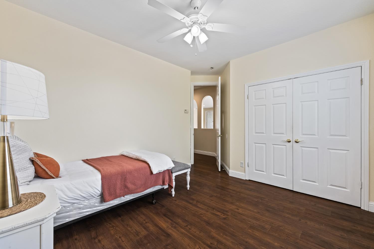 1876 N Jasmine, Clovis, CA 93619