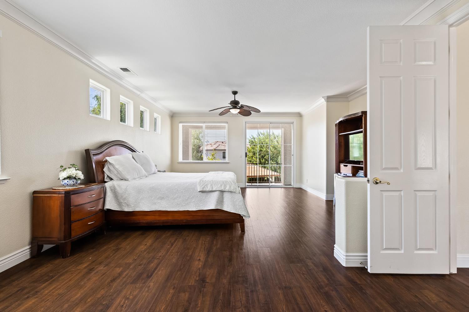 1876 N Jasmine, Clovis, CA 93619